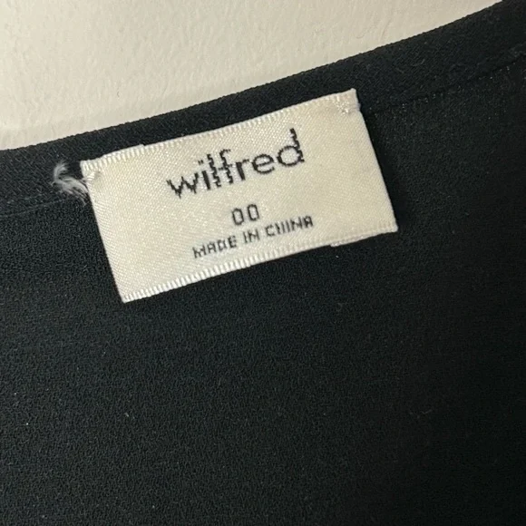 Aritzia Wilfred Corinne black Mini Dress Size 00 Long sleeves v-neck A-line - Picture 13 of 16